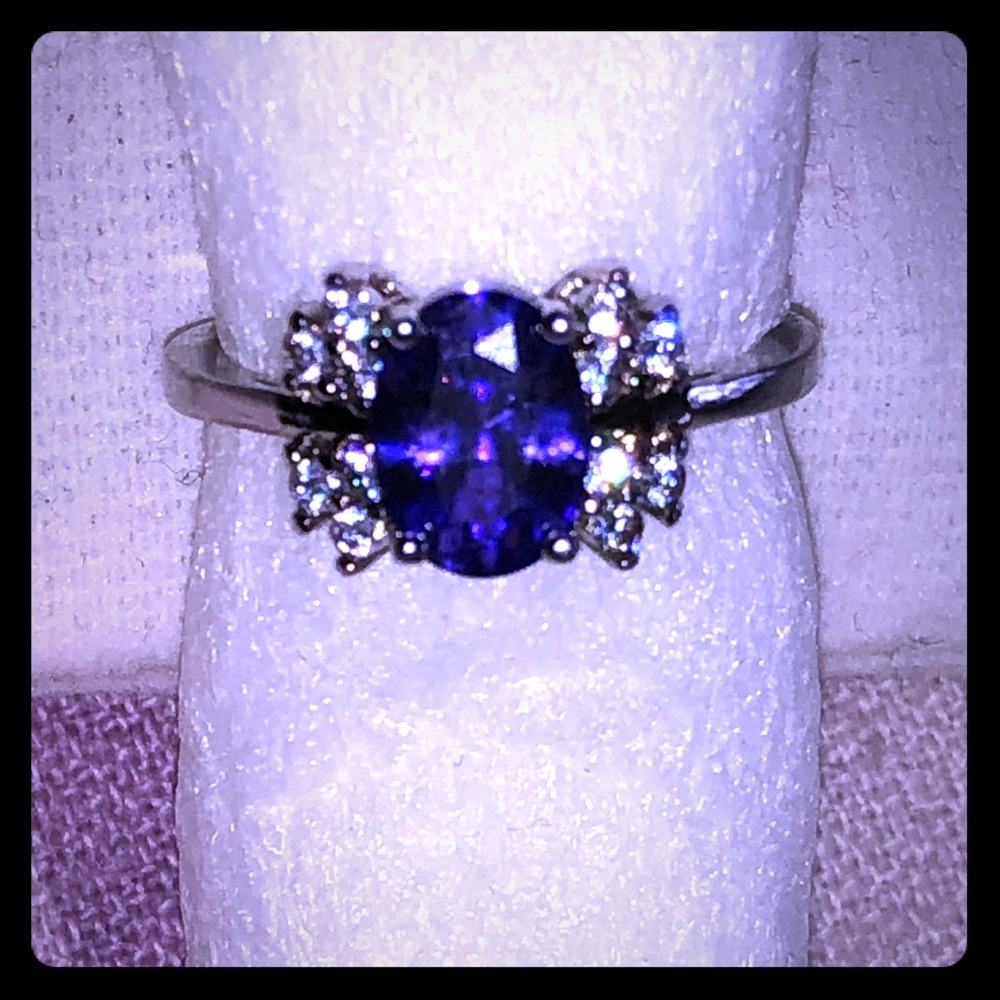 Ring - Picture 5 of 5